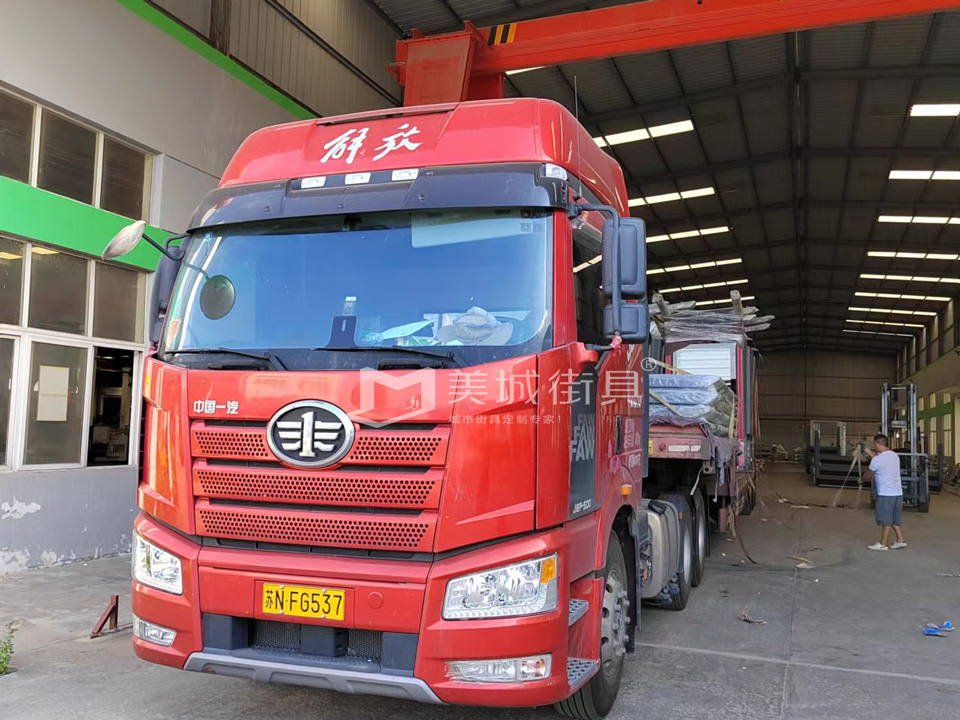 武漢公交站臺(tái) 武漢公交站臺(tái)