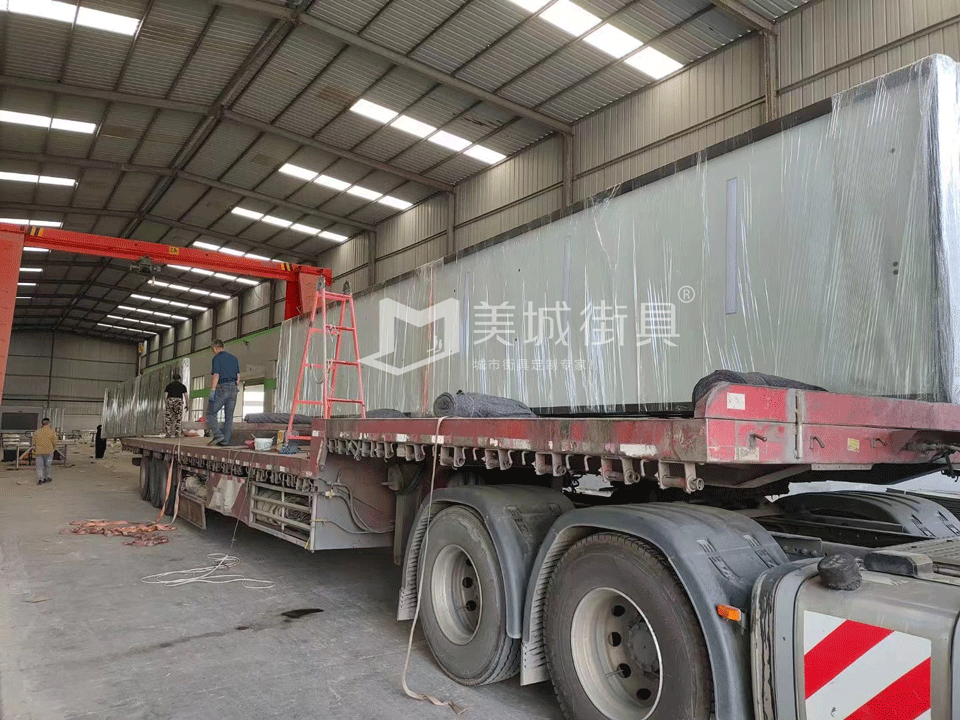 2022.9.21美城街具供應蘇州公交車候車亭發(fā)貨現(xiàn)場 2022.9.21美城街具供應蘇州公交車候車亭發(fā)貨現(xiàn)場