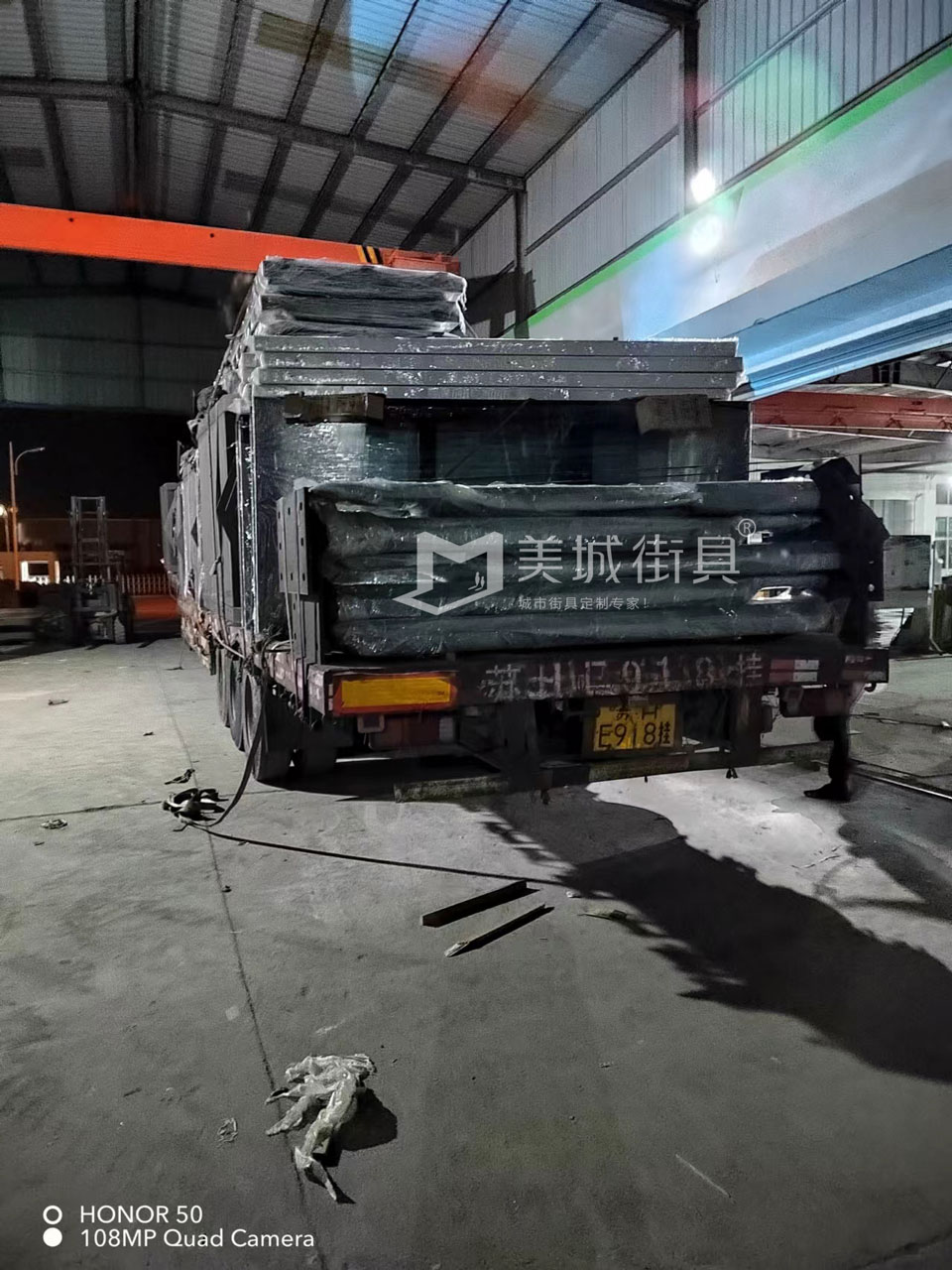 2022.10.18美城街具供應臺州第三、四車候車亭發(fā)貨記錄